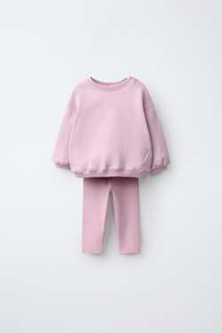 ZARA КОМПЛЕКТ ИЗ ТОЛСТОВКИ С НАШИВКОЙ И ЛЕГИНСОВ, РОЗОВЫЙ