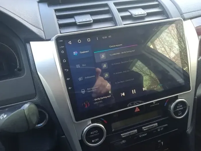 Магнитола для Toyota Camry 50 2011-2014 (рамка серебро) - FarCar S500-TS20 монитор 10.36" 2K QLED на Android 14, Быстрейшая, CarPlay, 4G SIM-слот
