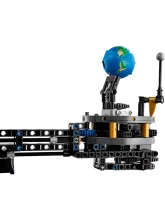 Конструктор Technic 42179 Планета Земля и Луна на орбите