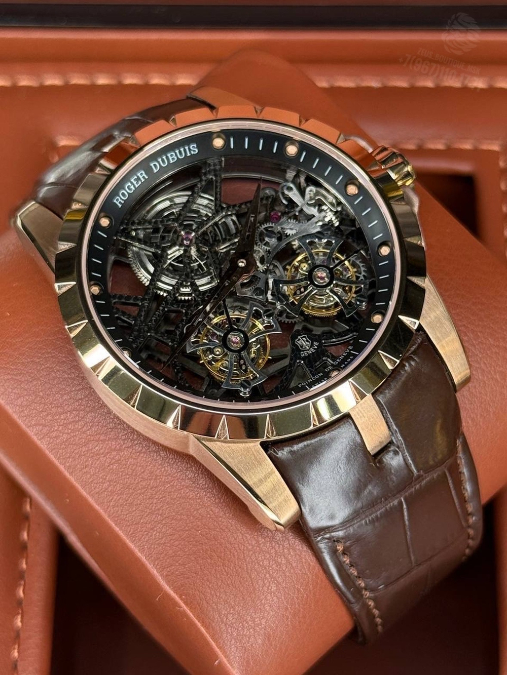 Часы Roger Dubuis Excalibur Skeleton Double Flying Tourbillon RDDBEX0395