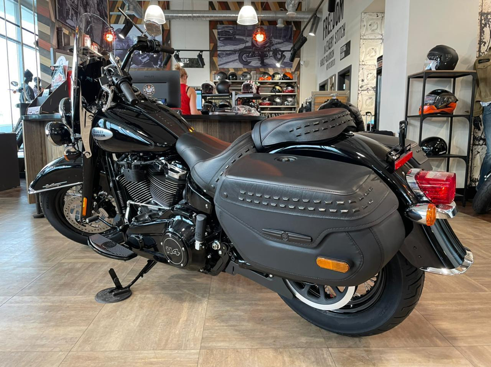 Мотоцикл Harley-Davidson Heritage 114 Softail Vivid Black