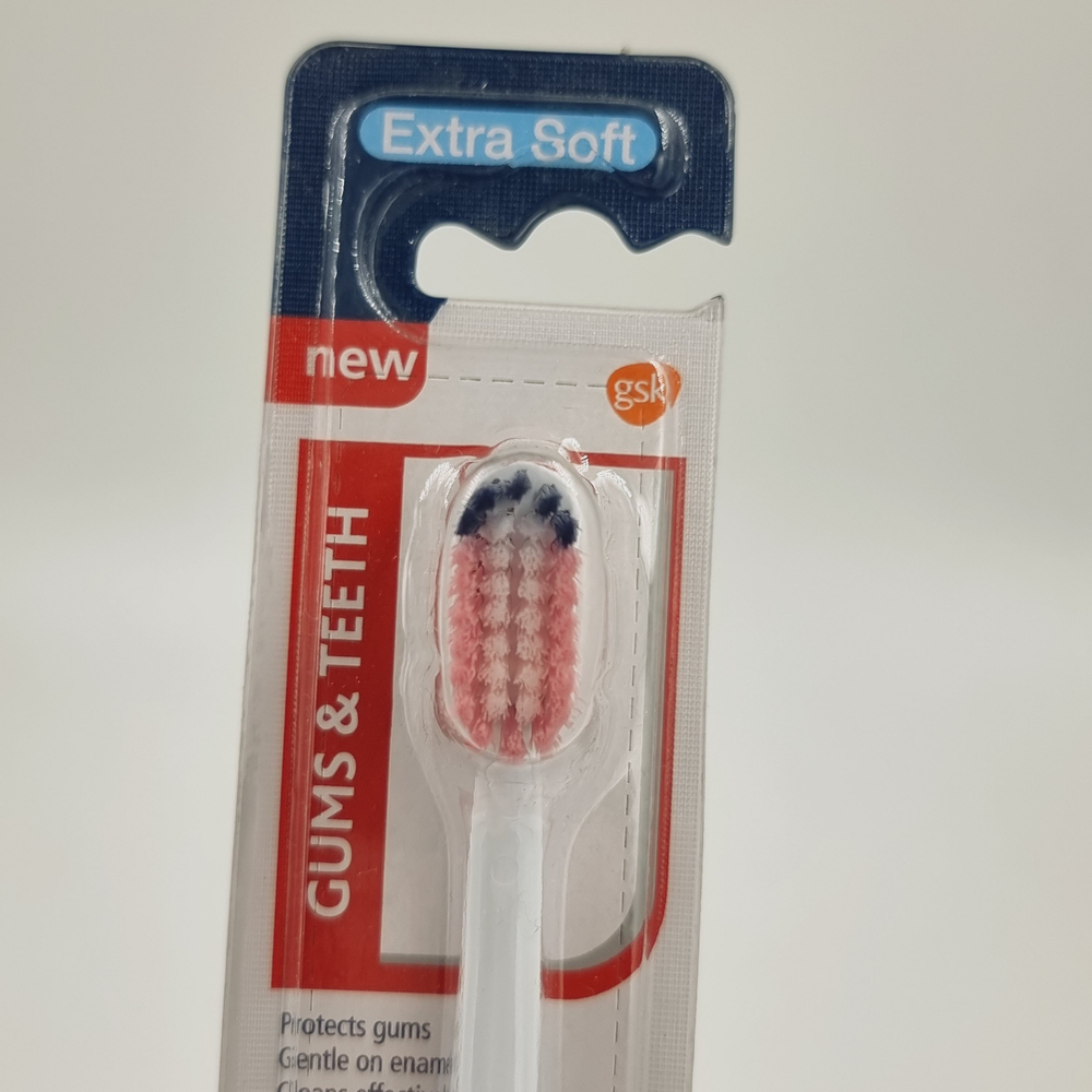 Зубная щетка Parodontax Gums & Teeth Extra Soft 1 шт. (из Финляндии)