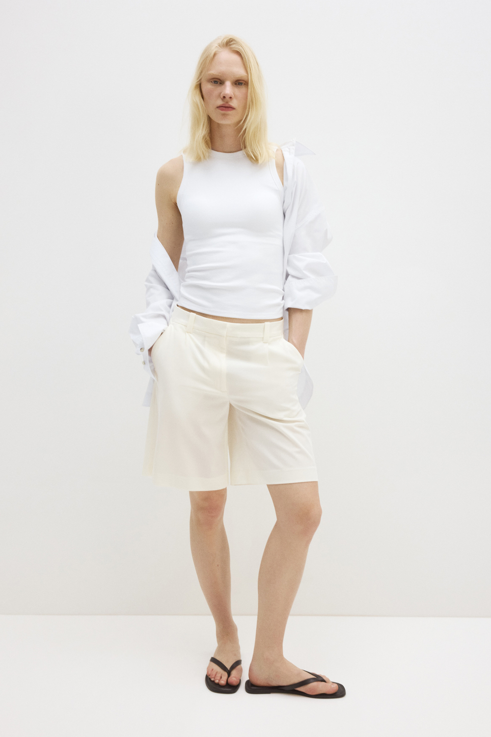Топ Cooling без рукавов со встроенным бюстгальтером Slim Fit - H&M