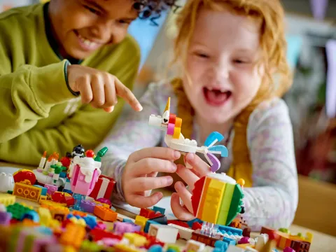 Конструктор LEGO Classic 11029 Творческая коробка для создания вечеринок