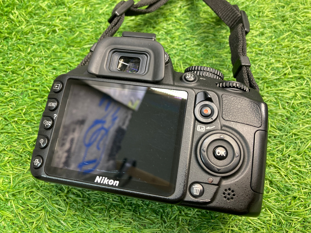 Nikon D3100 Kit 18-55mm 3.5-5.6G 3.100 кадров