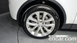 Land Rover Discovery 2.0 P300 SE — 2023