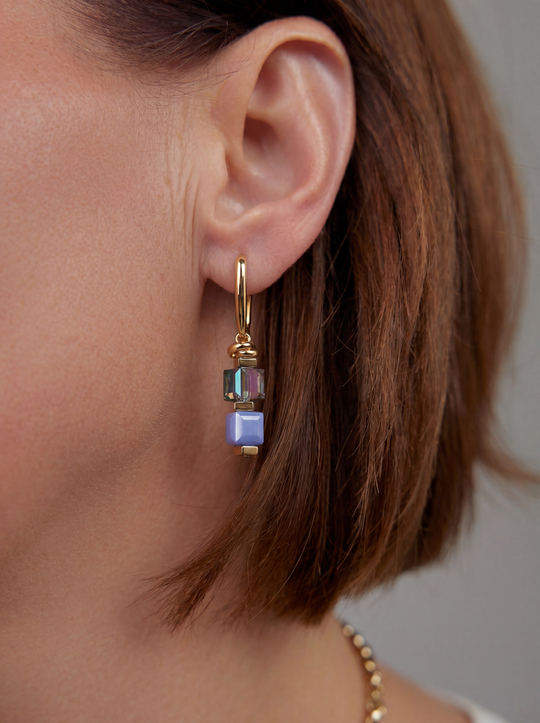 Серьги из голубых кубиков Swarovski, оттенок золото