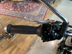Royal Enfield Interceptor 650 Cali Green (Standard / Single tone)