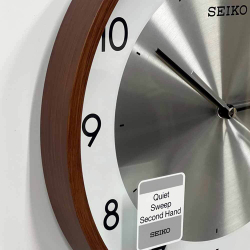 Настенные часы Seiko QXA615BN