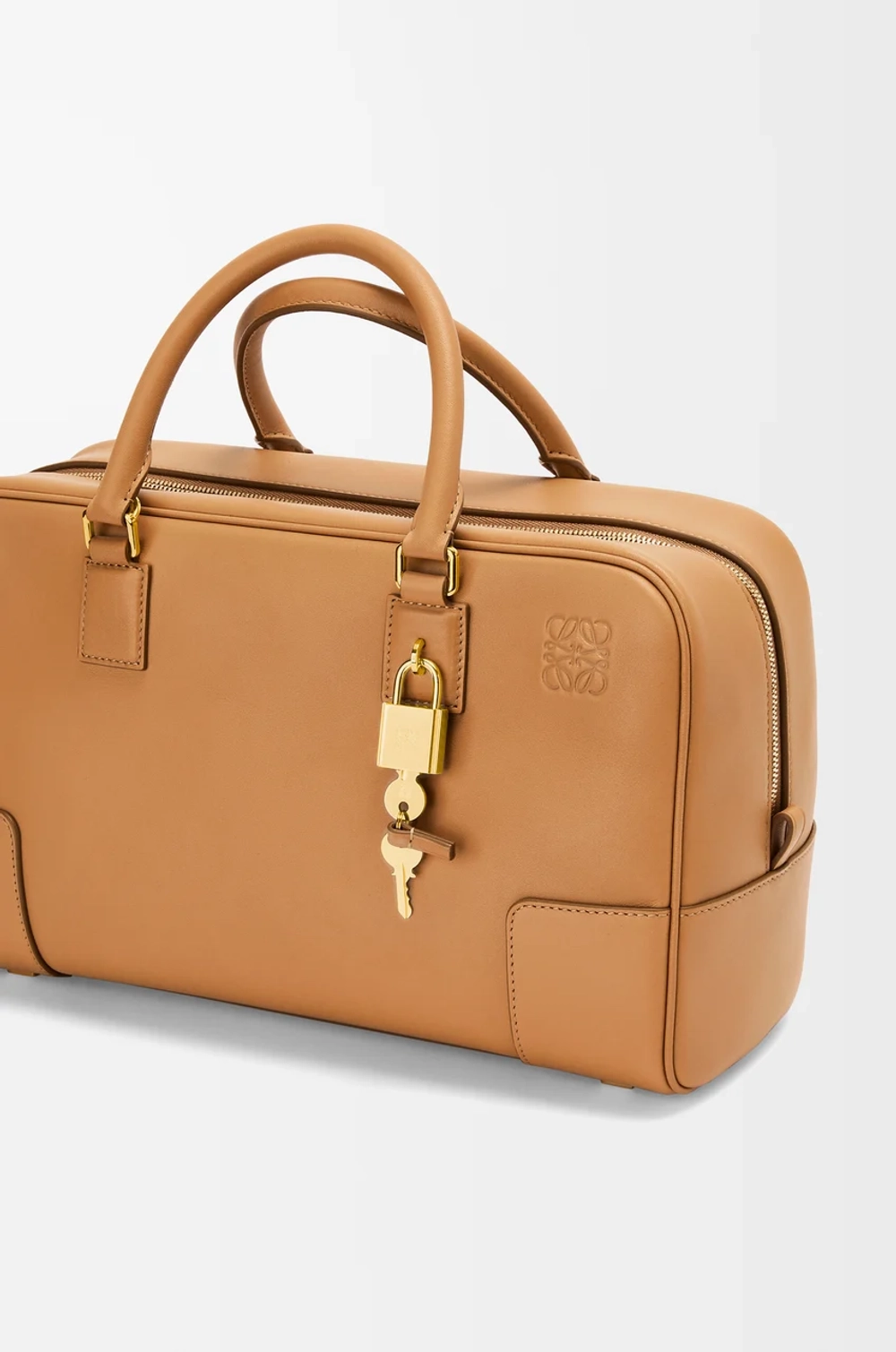 Loewe Сумка Amazona 28 из телячьей кожи наппа, светло-коричневый