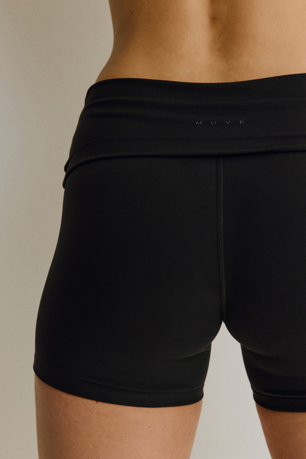 Короткие спортивные леггинсы SoftMove™ — низкая посадка - H&M