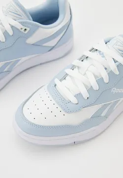 Кроссовки женские REEBOK BB 4000 II
