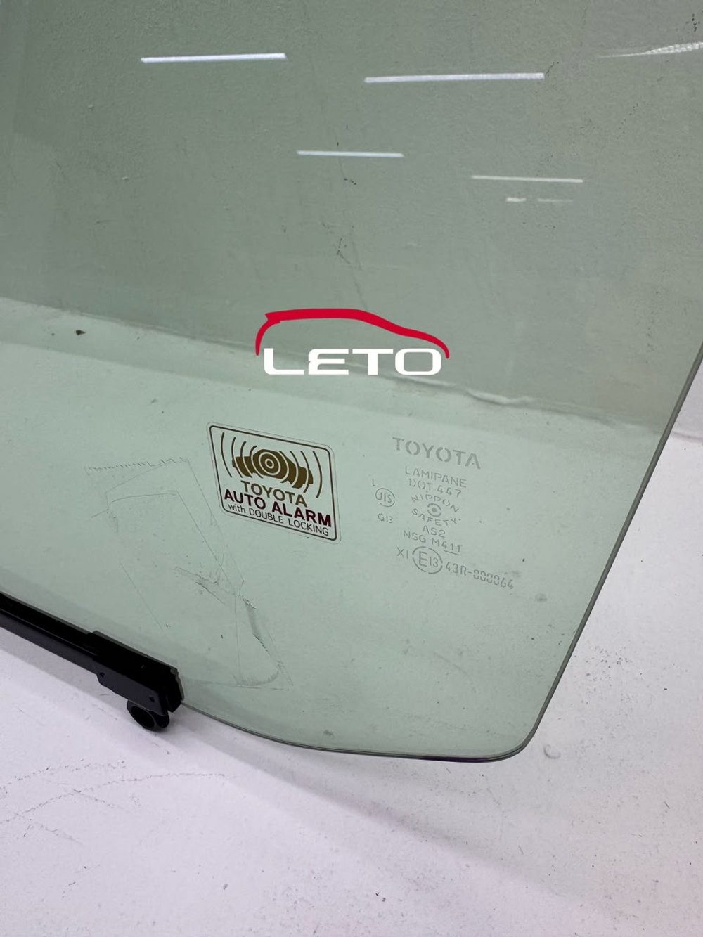 Стекло двери (FR, LH) 68102-60631 6810260631