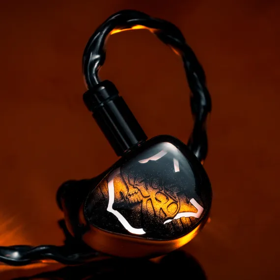 Noble Audio Vanguard Black Amber