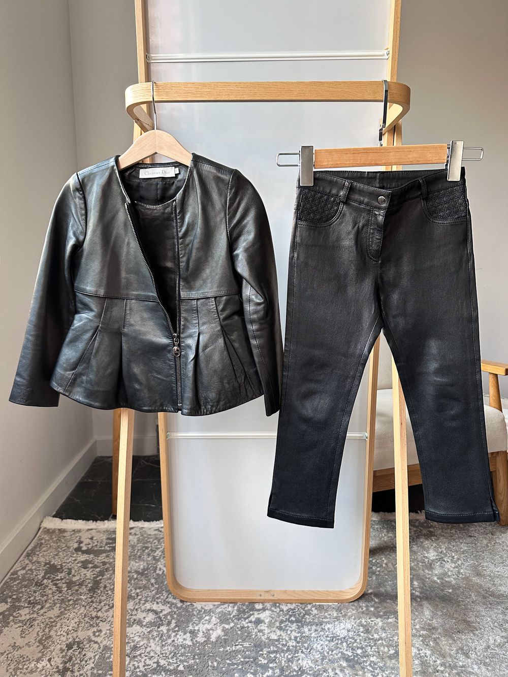 Кожаные брюки Christian Dior, 110