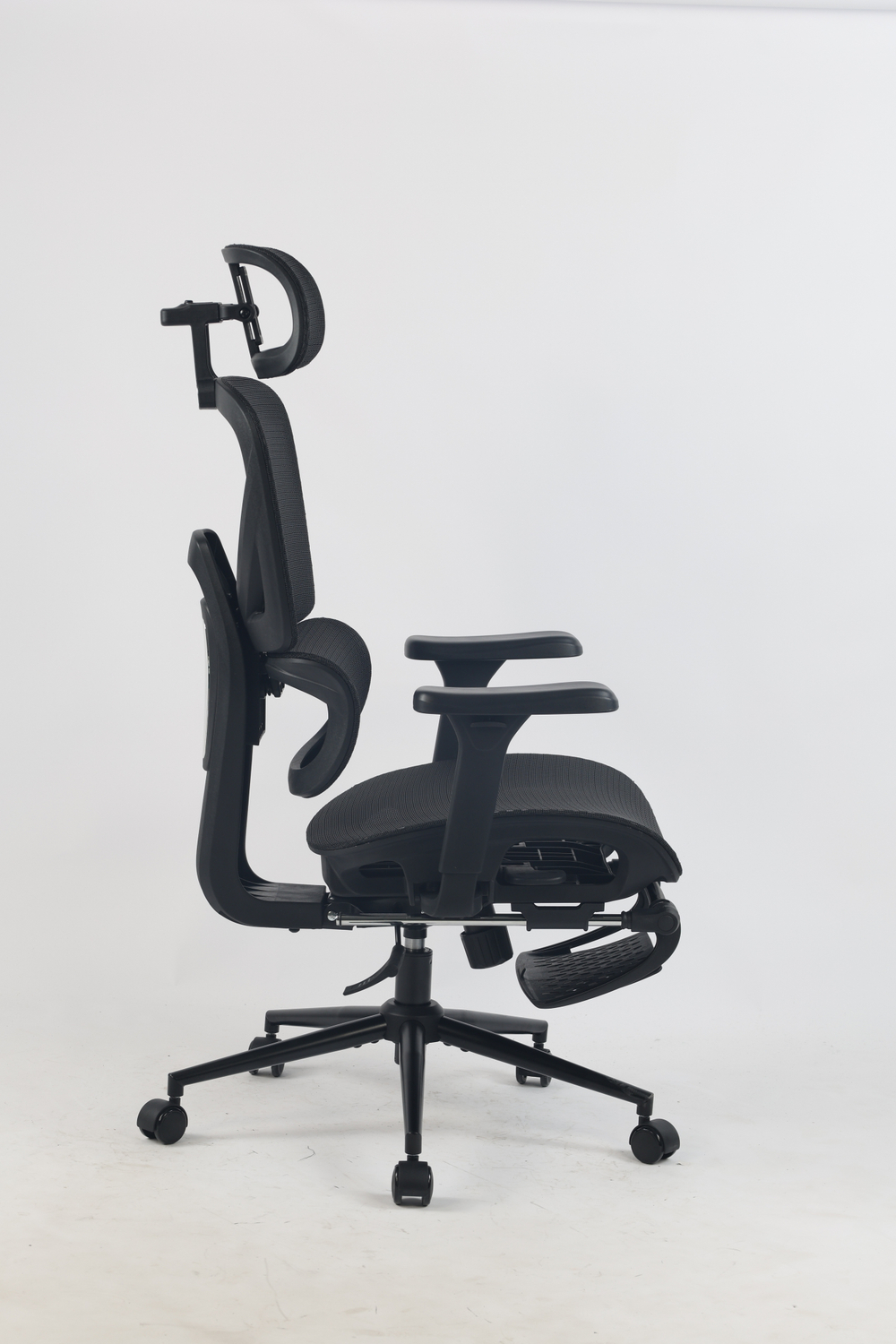 Кресло офисное TopChairs Vertus черная сетка