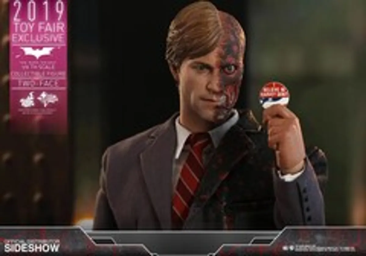 Фигурка Hot Toys DC The Dark Knight: Two-Face