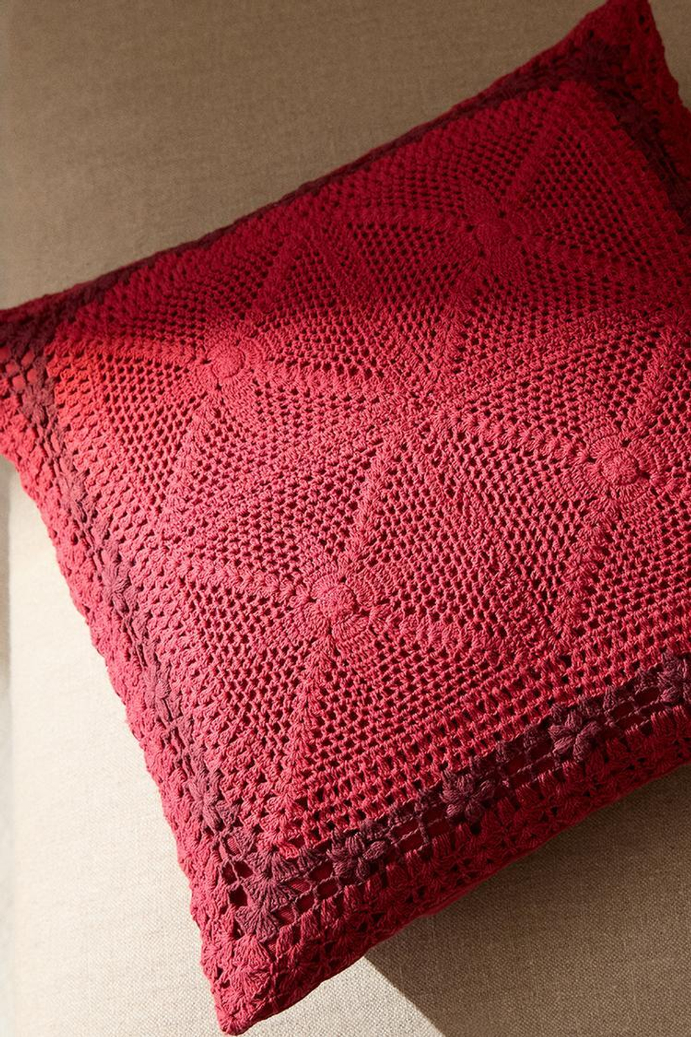 ZARA HOME ВЯЗАНЫЙ ЧЕХОЛ ДЛЯ ДЕКОРАТИВНОЙ ПОДУШКИ, КРАСНЫЙ