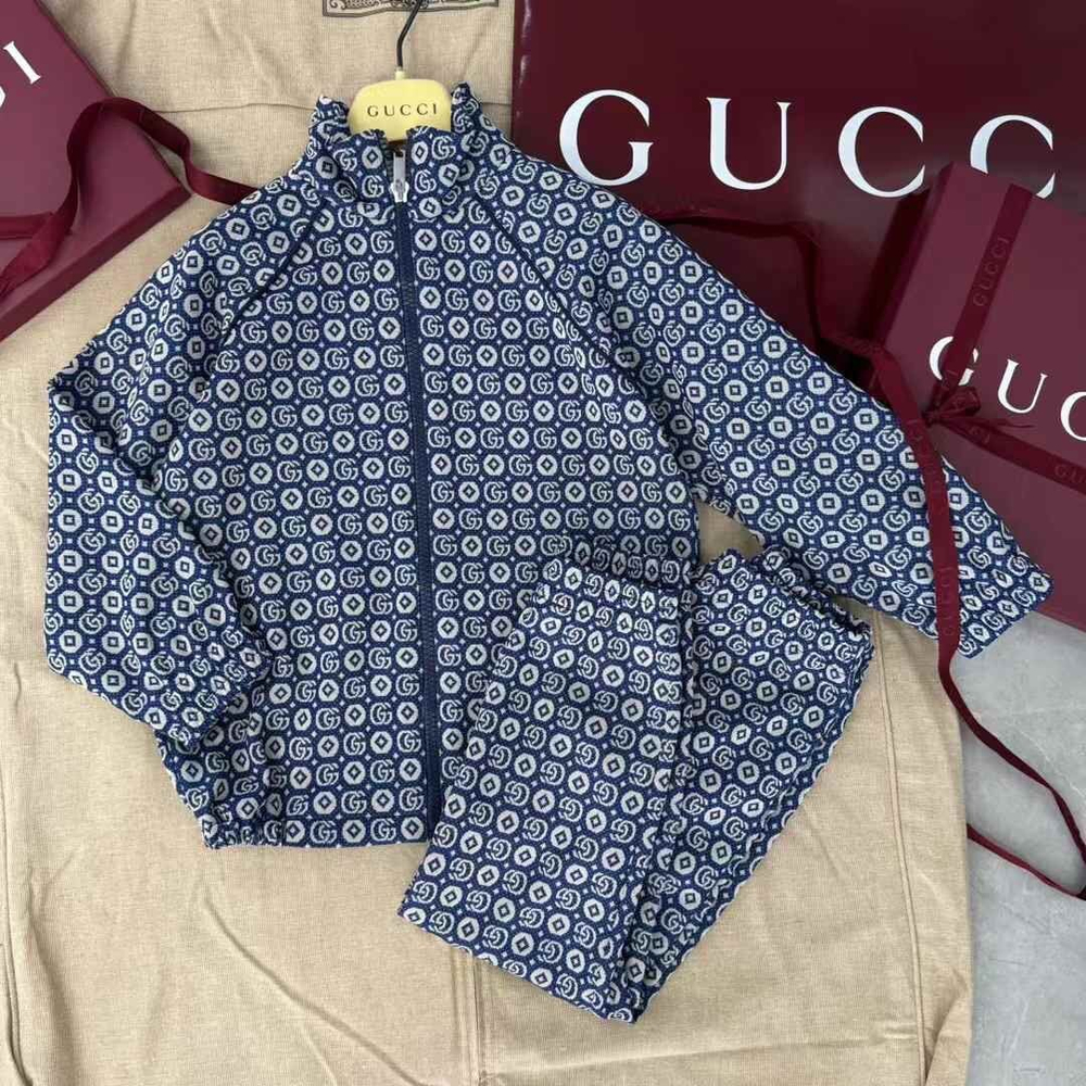 Костюм Gucci