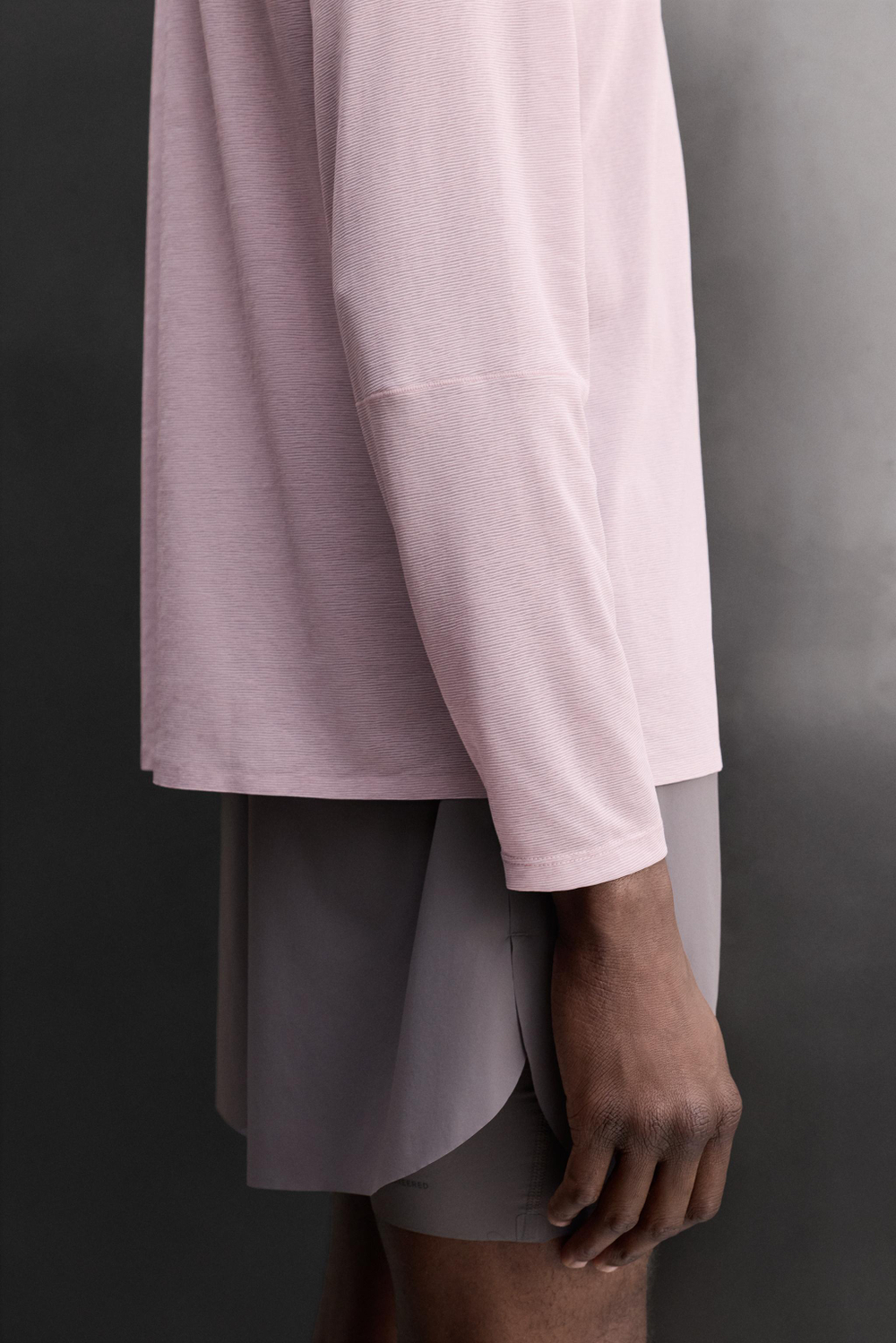 ЛЕГКАЯ ФУТБОЛКА ДЛЯ БЕГА ИЗ РЕЛЬЕФНОЙ ТКАНИ — ZARA · 4387/300