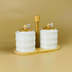 Lenardi 140-156 Набор из 2 банок 320мл для специй с ложками на подставке BAMBOO в под.уп.(х24)Фарфор
