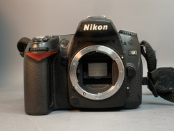 Nikon D90 kit AF-S DX 18-55mm 3.5-5.6G VR 12.000 кадров