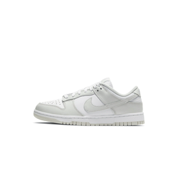 alt="Nike Dunk Low WMNS Photon Dust DD1503-103 белые с серыми накладками вид сбоку на белом фоне"