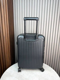 Дорожный чемодан Rimowa Essential Sleeve Cabin с карманом для ноутбука