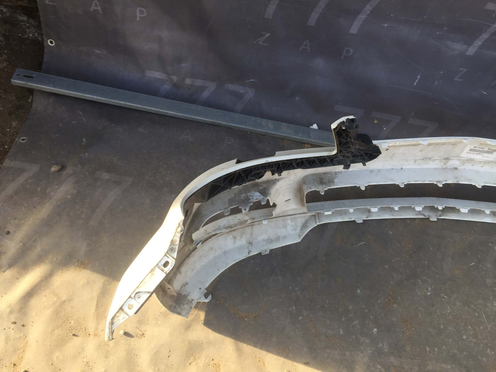 Бампер передний Mercedes C-Class (W204)  Б/У Оригинал A2048807847