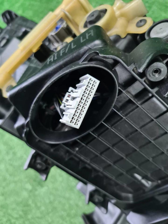 Фара левая Genesis G90 (2018-2022) LED