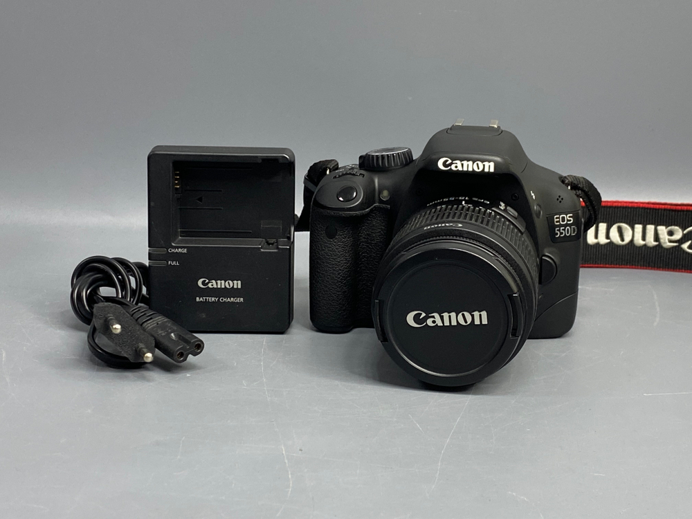 Canon 550D kit 18-55mm 3.5-5.6 III 7.500 кадров