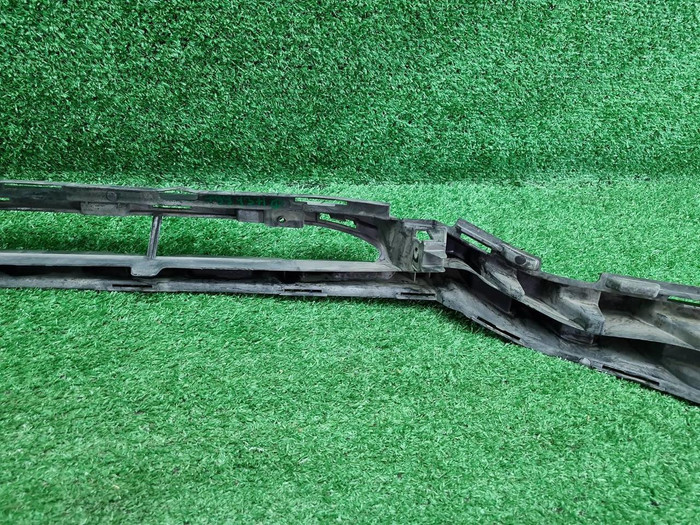 Кронштейн переднего бампера Mercedes E W213 16-21