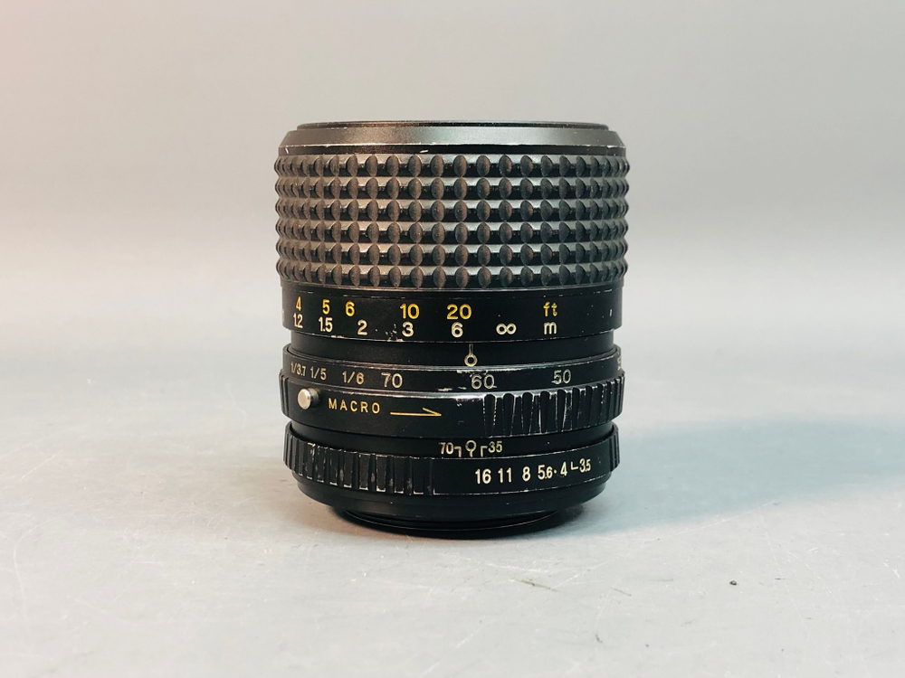 Bell & Howell 35-70mm f/3.5-4.5 Macro M42