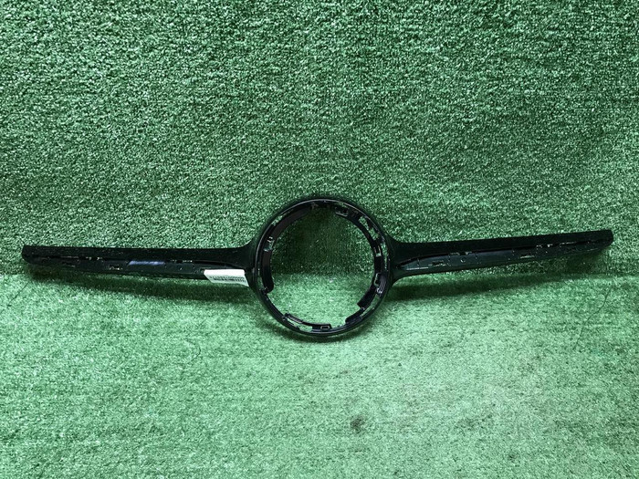 Накладка решетки радиат. Mercedes C w205 18-23 AMG
