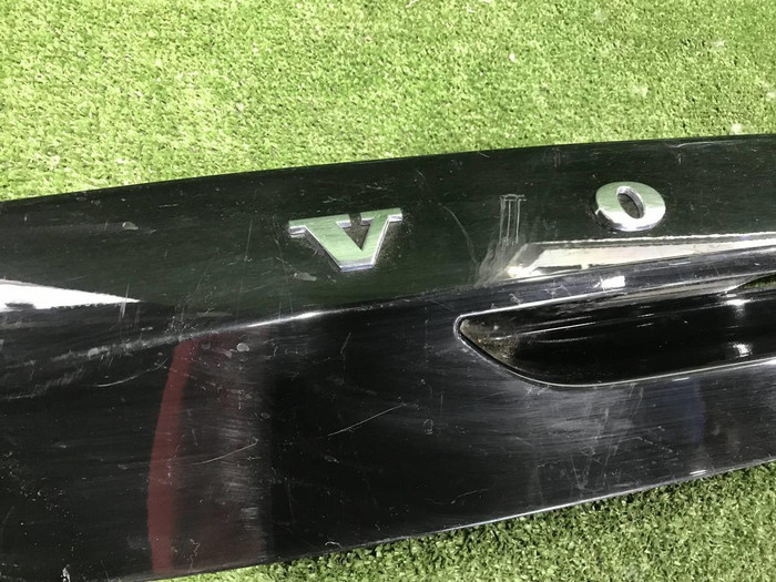 Накладка крышки багажника Volvo V40 2 (2012-2019)
