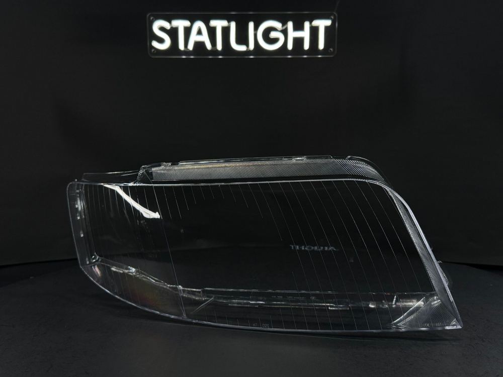 Правое стекло фары AUDI A6 C5 2001-2005