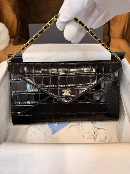 Сумка Chanel Clutch with leather strap