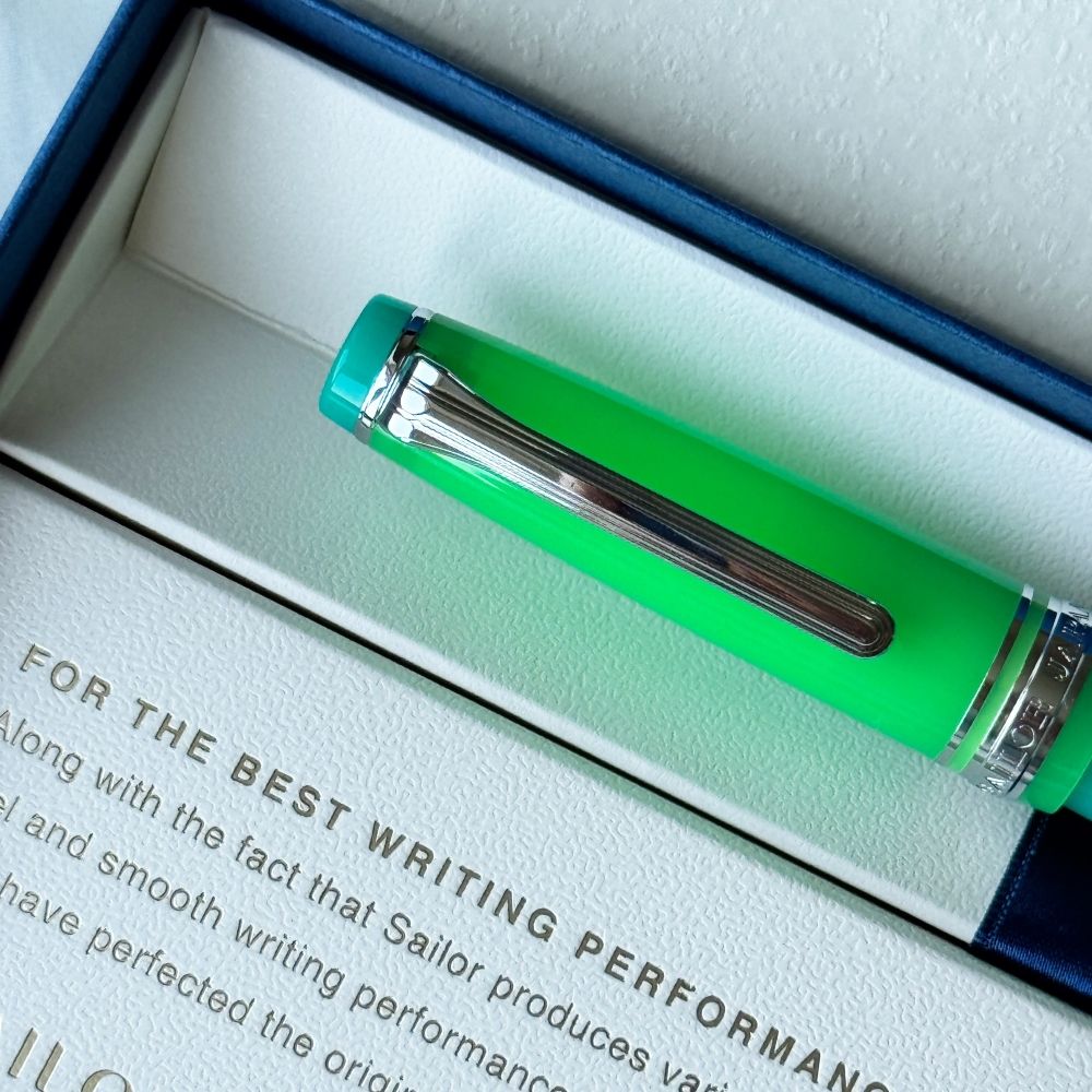 Набор с перьевой ручкой Sailor Pro Gear Aurora Borealis RT и Shikiori Yamadori (11-8628-144) 8
