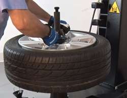Автоматический шиномонтажный станок Monty 8300G SmartSpeed Hofmann