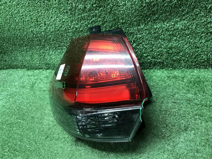 Фонарь левый внешний Nissan X-Trail Т32 (17-22)