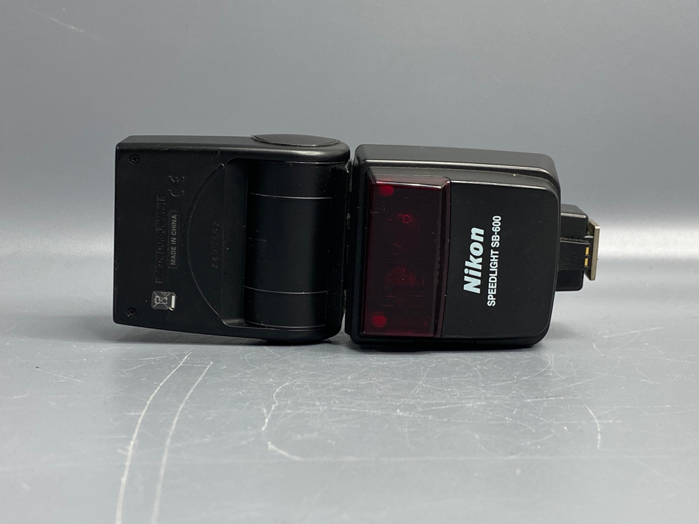 Nikon SB-600