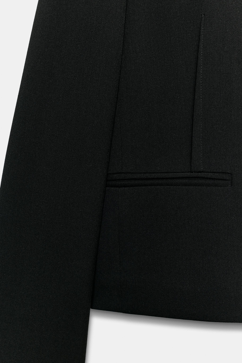 УКОРОЧЕННЫЙ БЛЕЙЗЕР С ЗАЩИПАМИ — ZARA