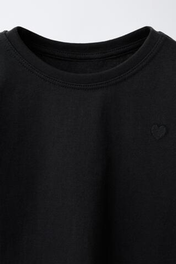 ZARA ФУТБОЛКА С ВЫШИВКОЙ «СЕРДЦЕ», ЧЕРНЫЙ
