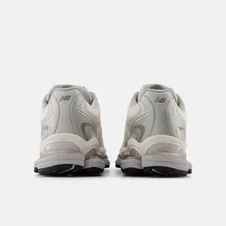 Кроссовки женские NEW BALANCE 2000