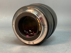 Canon EF 85mm 1.8 USM