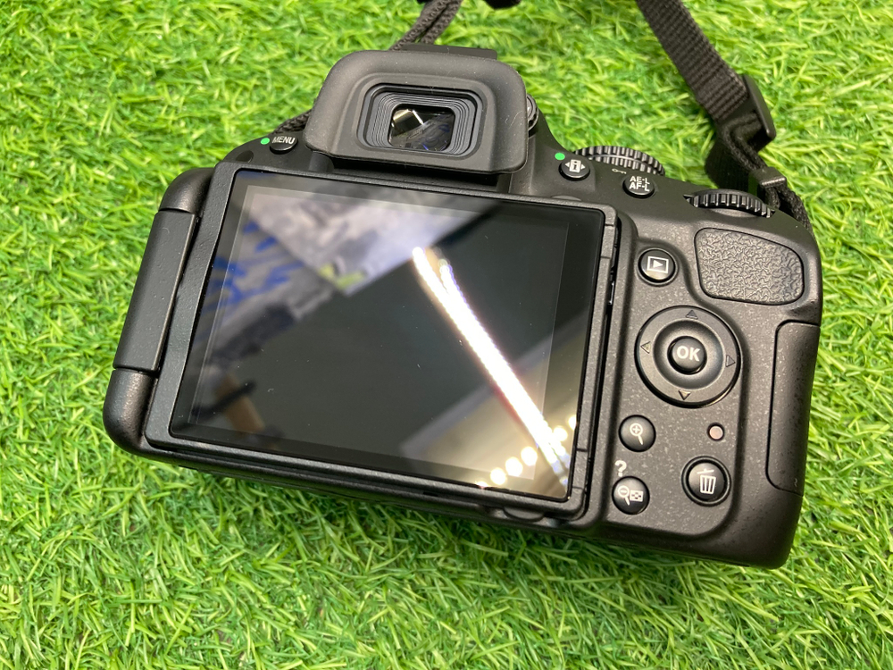Nikon D5100 Kit 18-55mm 400 кадров