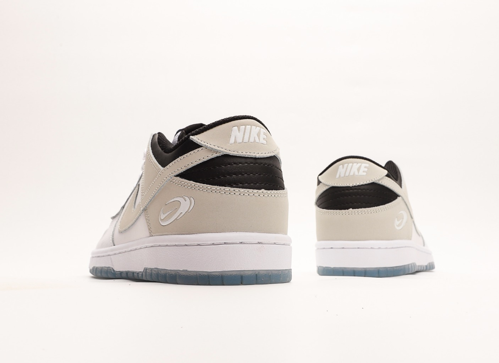 Nike Dunk Low Supersonic