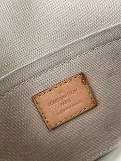 Сумка Louis Vuitton Favorite Handbag Damier