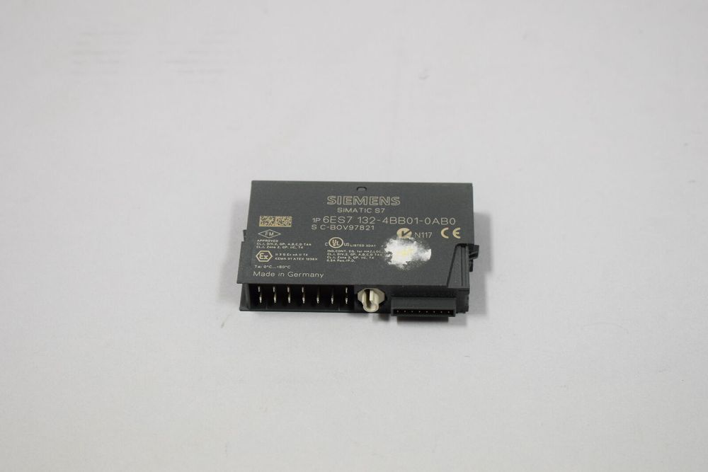 Б/у SIEMENS 6ES7132-4BB01-0AB0