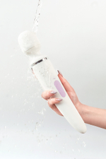 Нереалистичный вибратор Satisfyer Woman Wand 10 режимов белый 34 см